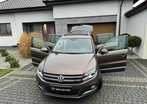 Volkswagen Tiguan cena 46900 przebieg: 229112, rok produkcji 2011 z Drobin małe 379